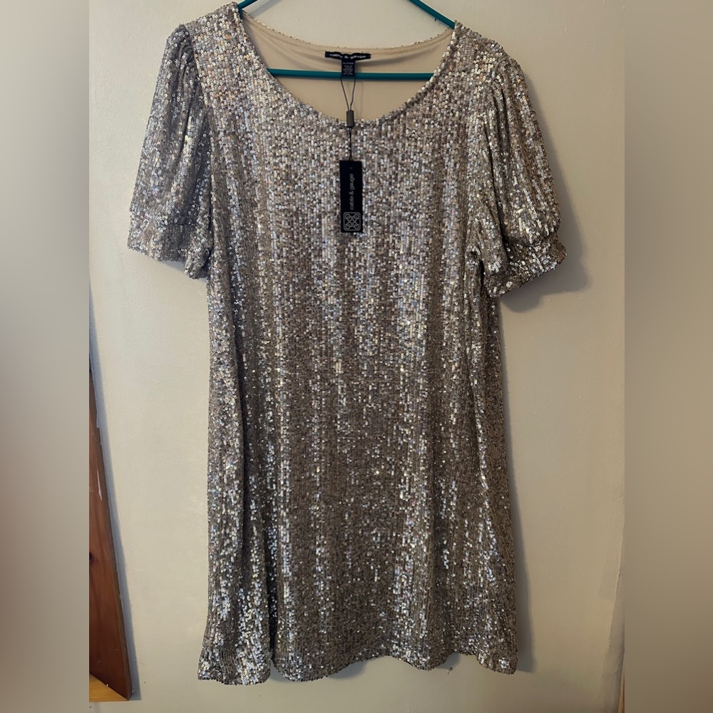 NWT Womens XL Cable & Gauge sequin dress!